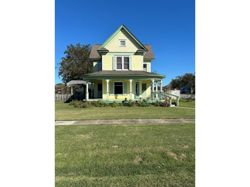 Beautiful Victorian Home Circa 1908, Cypress Siding. EXTREME - Beach Home for sale in Palacios, Texas on Beachhouse.com