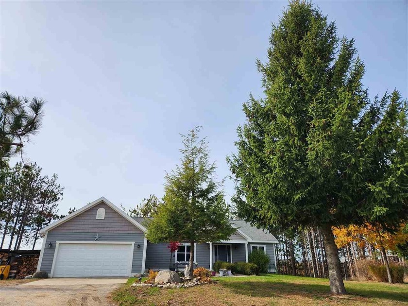 3 Bedroom, 3 bath, 3 car garage home in Antrim Dells with - Beach Home for sale in Ellsworth, Michigan on Beachhouse.com