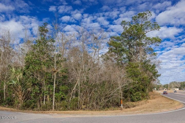 Great location lot is currently zoned residential, High traffic - Beach Lot for sale in Biloxi, Mississippi on Beachhouse.com