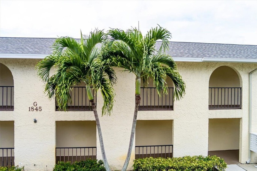 Completely Renovated Waterfront Condo! Enjoy stunning canal - Beach Condo for sale in Vero Beach, Florida on Beachhouse.com