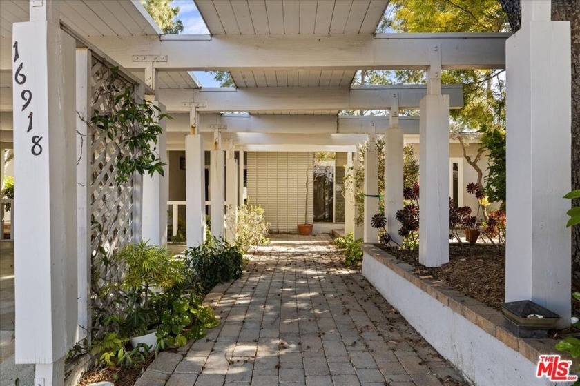 Welcome to this timeless gem nestled in a cul-de-sac in coveted - Beach Home for sale in Pacific Palisades, California on Beachhouse.com