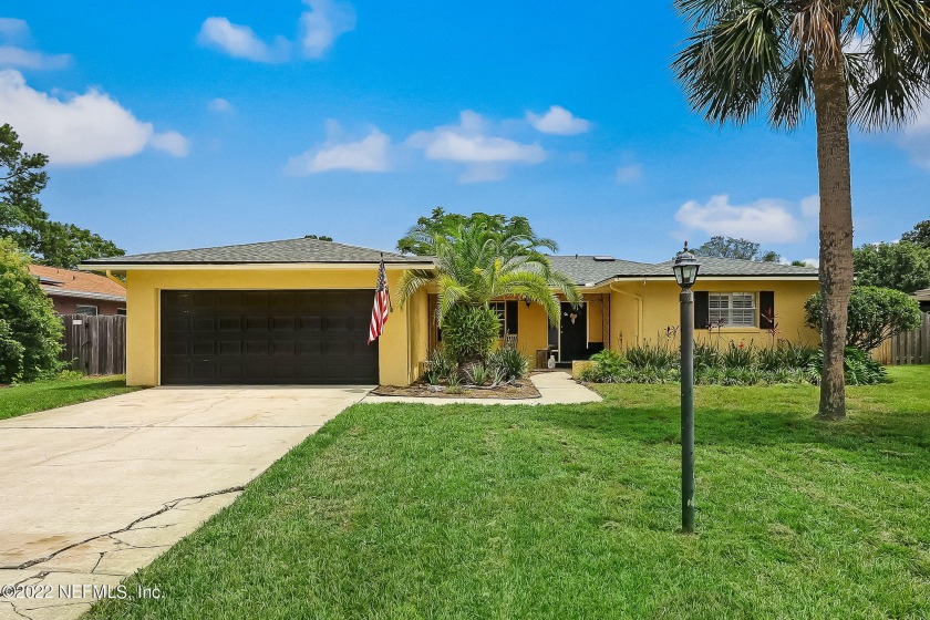 With a spacious floor plan, large bedrooms, and a huge fenced - Beach Home for sale in Ponte Vedra Beach, Florida on Beachhouse.com