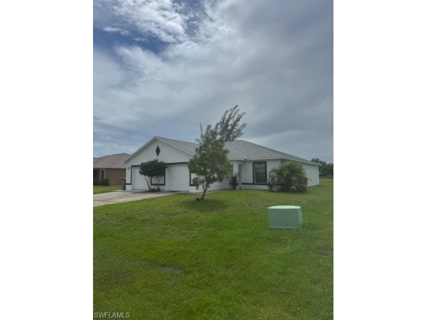 Amazing duplex fully leased with great tenants! Monthly income - Beach Townhome/Townhouse for sale in Cape Coral, Florida on Beachhouse.com