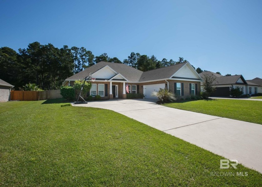 Welcome To Paradise! Beautiful 4/3.5 Plus Bonus Room/Flex Space - Beach Home for sale in Gulf Shores, Alabama on Beachhouse.com
