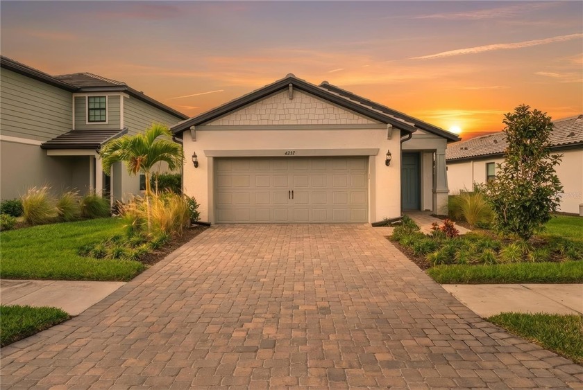 One or more photo(s) has been virtually staged. Get a fresh - Beach Home for sale in Nokomis, Florida on Beachhouse.com