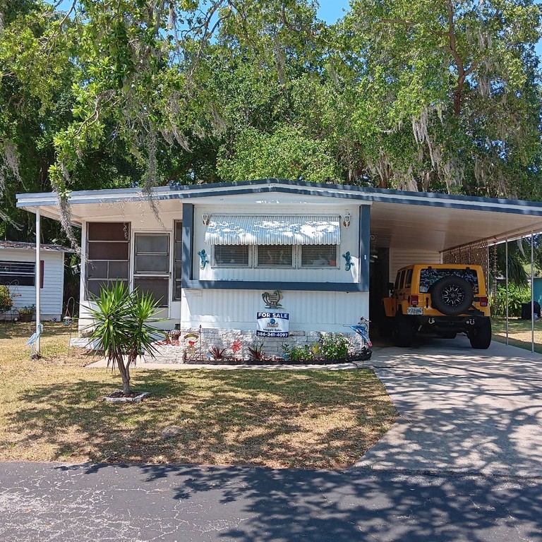 Fabulous quiet location in park.  Features 2 bedrooms and 2 - Beach Home for sale in Daytona Beach, Florida on Beachhouse.com