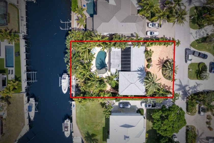 Prime location - no fixed bridges!This is truly one of the best - Beach Home for sale in Palm Beach Gardens, Florida on Beachhouse.com