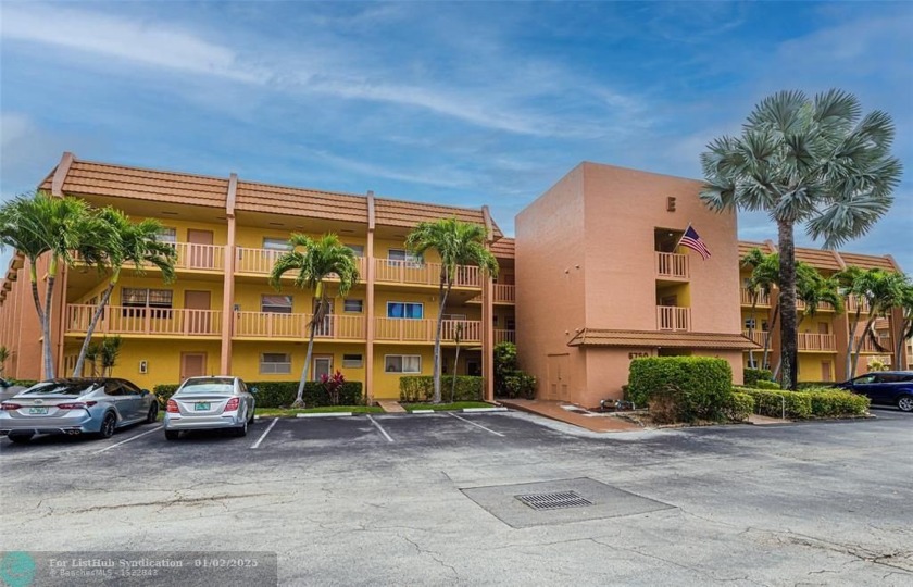 Ground Floor - One Bedroom / 1.5 Bath Condo *Updated* located in - Beach Condo for sale in Pompano Beach, Florida on Beachhouse.com