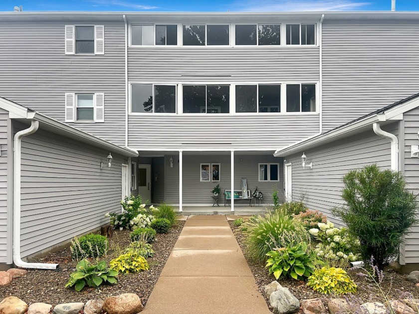 Welcome to Crystal Point Condominiums! Enjoy easy condo living - Beach Condo for sale in Erie, Pennsylvania on Beachhouse.com