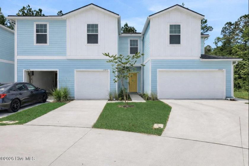 The Woodford at Gateway Commons offers a perfect balance of - Beach Townhome/Townhouse for sale in Holly Ridge, North Carolina on Beachhouse.com