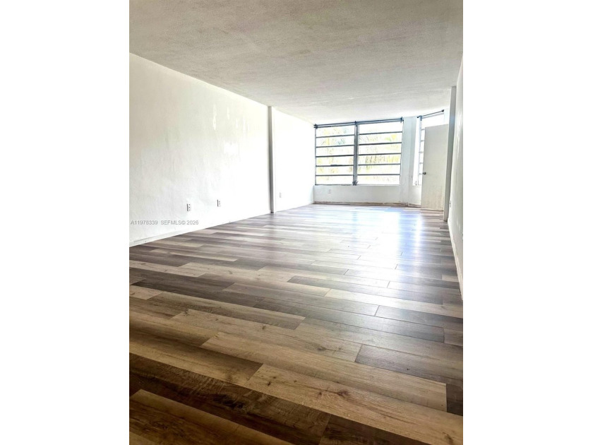 Best Value in Rolling Greens! This move in ready 1 bedroom, 1.5 - Beach Condo for sale in Miami, Florida on Beachhouse.com