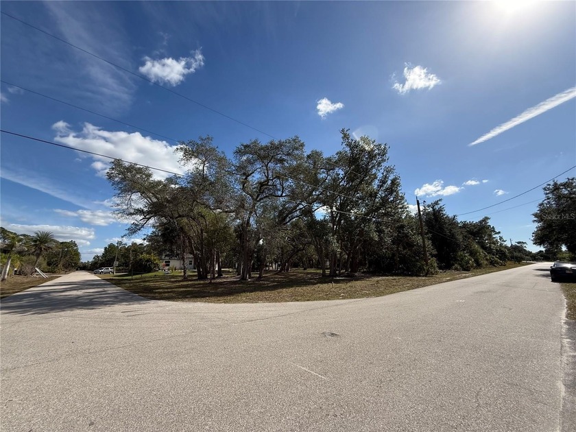 Residential vacant lot offering 0.47 acres (20,491 SF) in the - Beach Lot for sale in North Port, Florida on Beachhouse.com