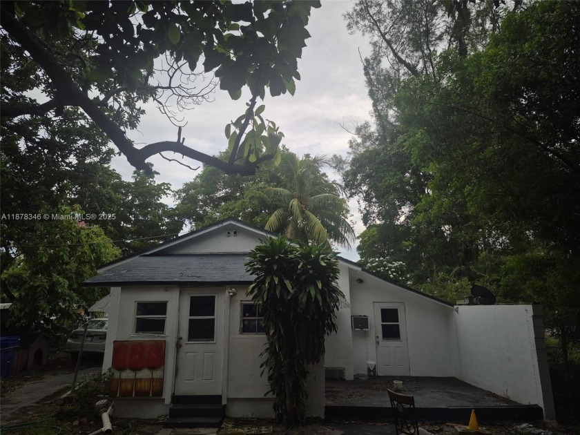 *Charming single-family home in North Miami Beach featuring a - Beach Home for sale in North Miami Beach, Florida on Beachhouse.com