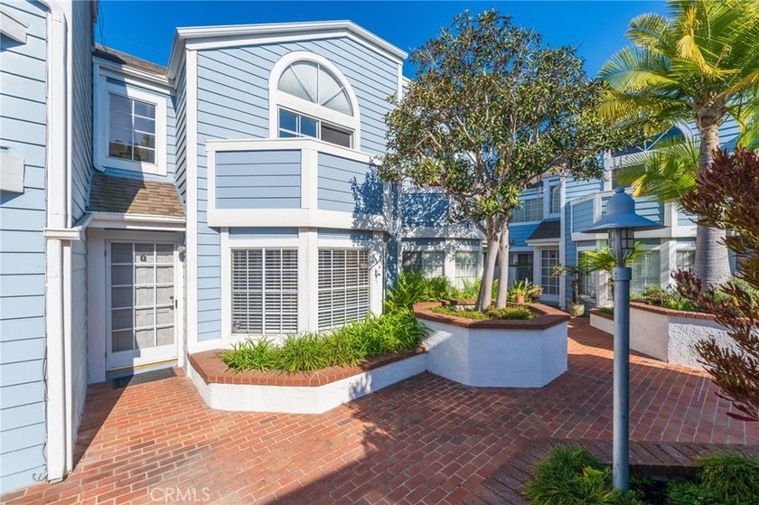 Wowza, Wowza, Wowza...A rare opportunity to own in one of the - Beach Townhome/Townhouse for sale in Long Beach, California on Beachhouse.com
