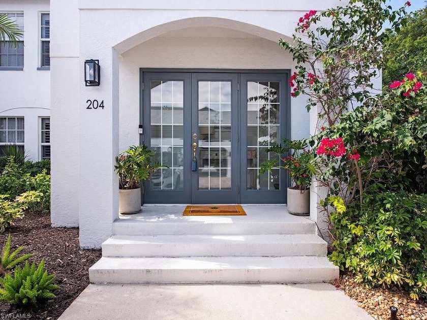 Gorgeous, sun-filled condo, renovated in today's coastal style - Beach Condo for sale in Naples, Florida on Beachhouse.com