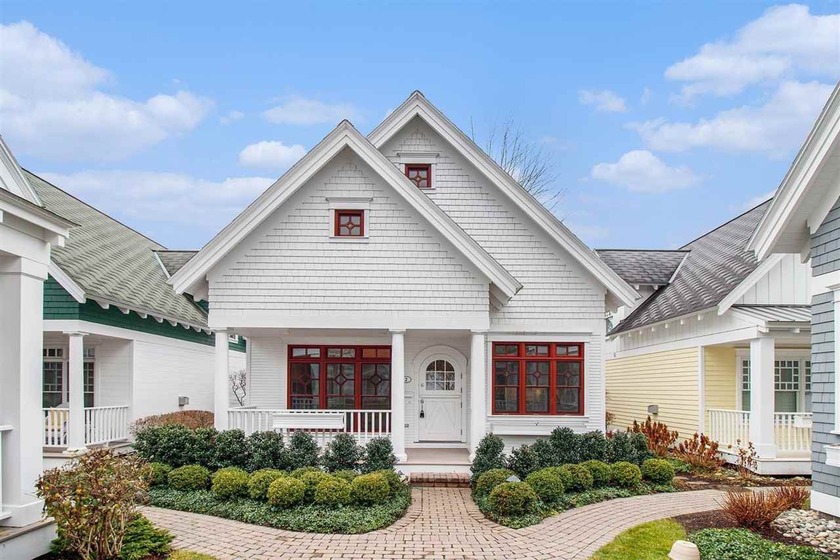 Welcome to this charming 3-bedroom, 2-bath Bay Street Cottage in - Beach Home for sale in Harbor Springs, Michigan on Beachhouse.com