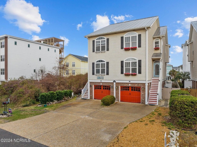 Only 2 blocks to the beach,  this 1976 total square foot - Beach Condo for sale in Carolina Beach, North Carolina on Beachhouse.com