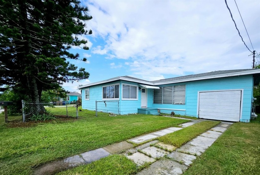 Looking for a piece of paradise in Florida? If so, you have - Beach Home for sale in Madeira Beach, Florida on Beachhouse.com