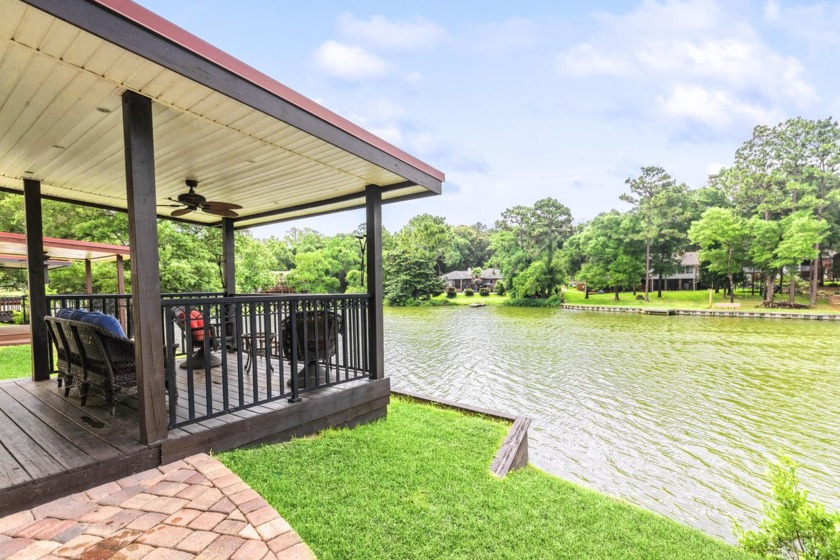 Lakefront Luxury Awaits at Rocky Bayou Country Club Estates - Beach Home for sale in Niceville, Florida on Beachhouse.com