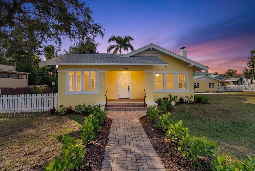 One or more photo(s) has been virtually staged. Step into this - Beach Home for sale in Bradenton, Florida on Beachhouse.com