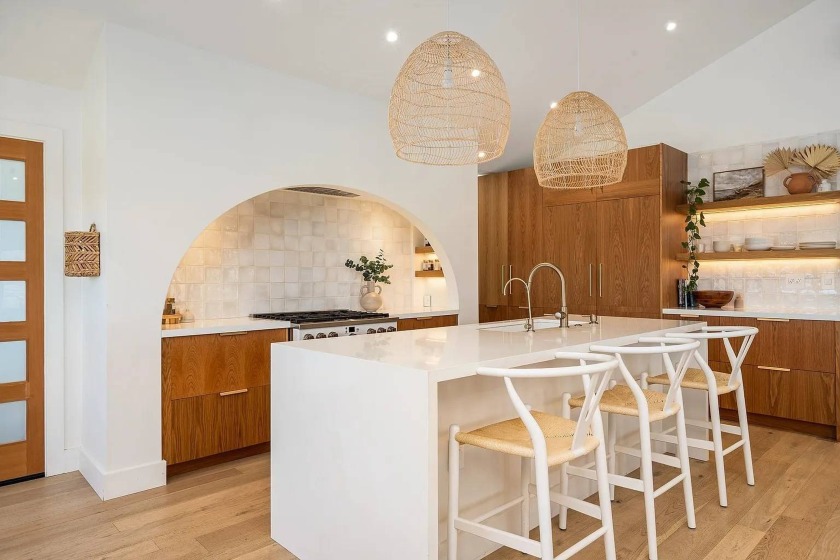 Experience the beauty of luxury living in this South Kihei home! - Beach Home for sale in Kihei, Hawaii on Beachhouse.com