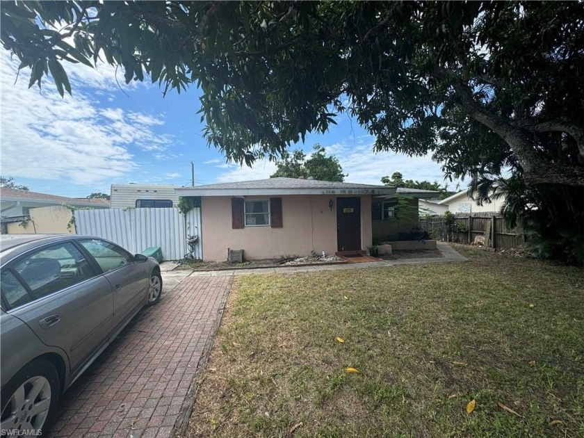 1200+ sf. single family home with fenced-in backyard, on Gulf - Beach Home for sale in Naples, Florida on Beachhouse.com