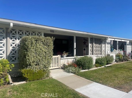 (Mutual 1-33-D)  ABSOLUTELY GORGEOUS and waiting for you!  This - Beach Other for sale in Seal Beach, California on Beachhouse.com