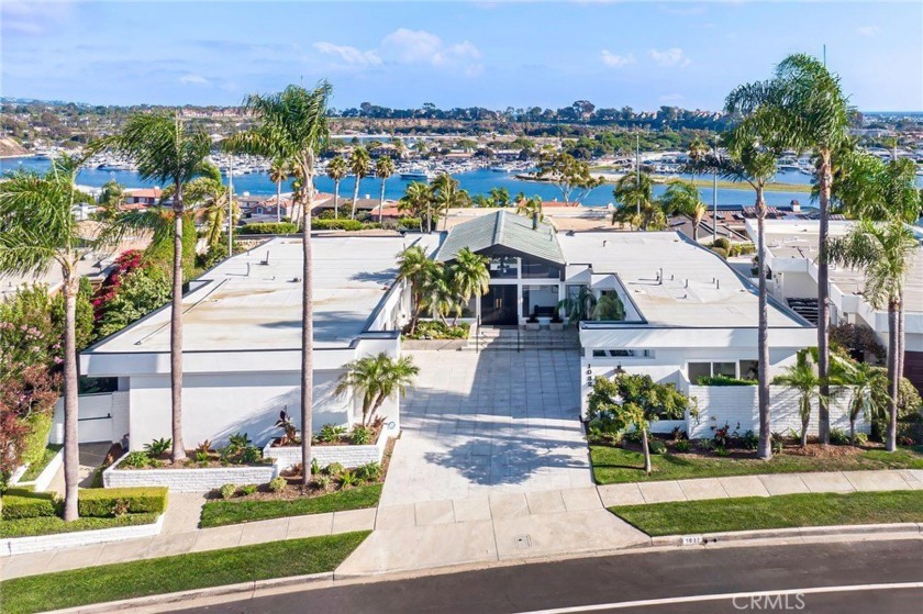 Outstanding custom Dover Shores home with incredible views. This - Beach Home for sale in Newport Beach, California on Beachhouse.com