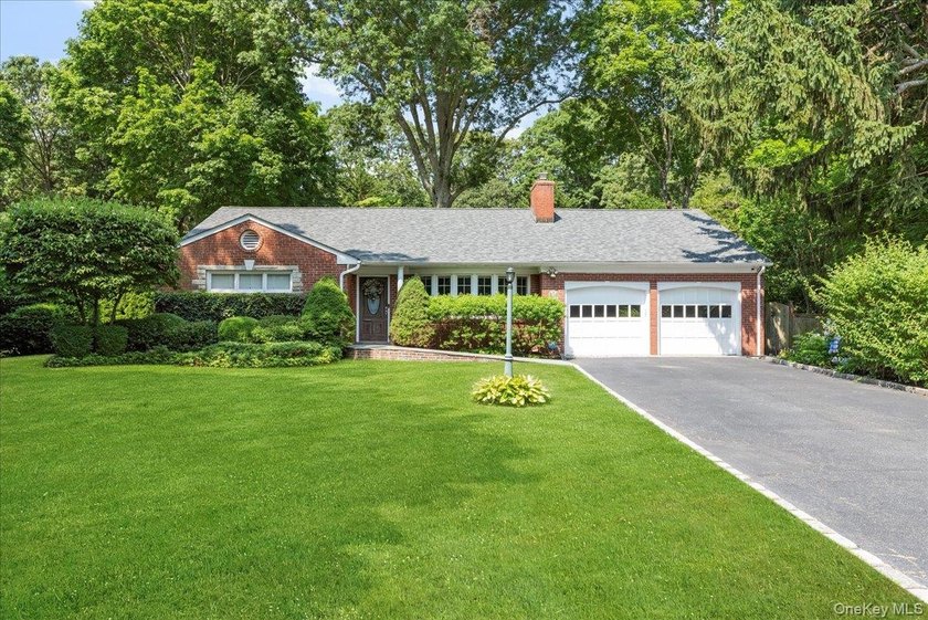 277 West Neck Rd is an expanded ranch, redesigned from a - Beach Home for sale in Huntington, New York on Beachhouse.com