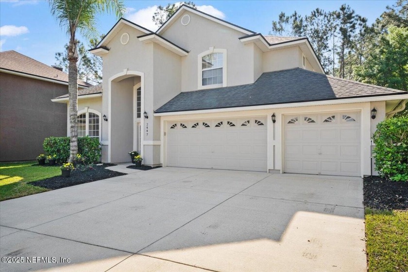 Prime location 5-bedroom, 3-bathroom home is perfect for a - Beach Home for sale in Fleming Island, Florida on Beachhouse.com