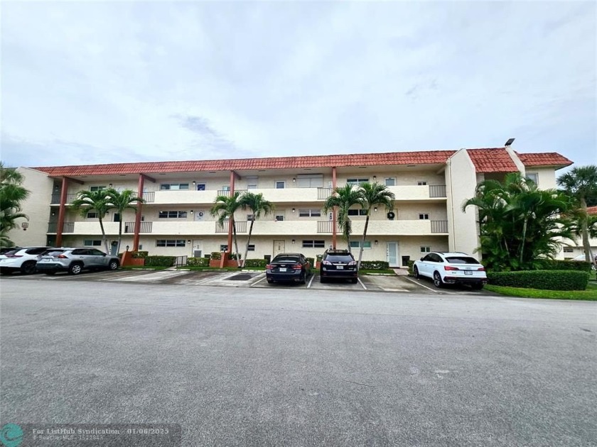 Welcome to this charming 2 bedroom, 2 bathroom condo located in - Beach Condo for sale in Pembroke Pines, Florida on Beachhouse.com