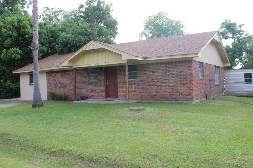 Great home, Location and Price!  Darling 3 Bedroom 2 Bath Brick - Beach Home for sale in Palacios, Texas on Beachhouse.com