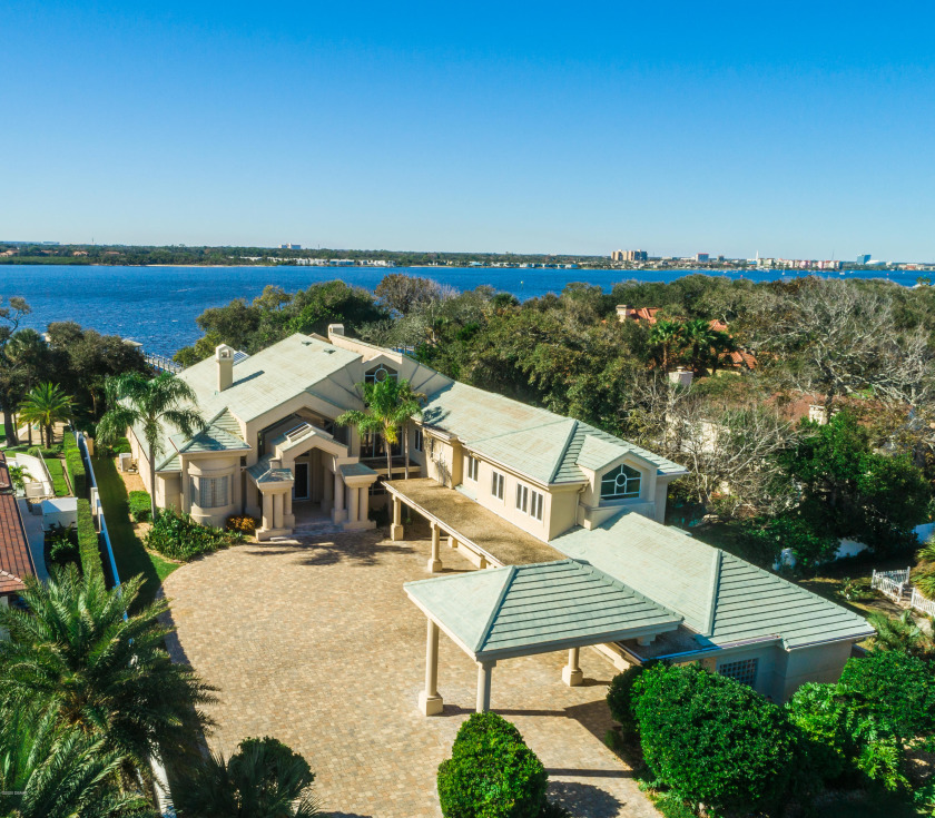 ONE OF A KIND WATERFRONT ESTATE THAT STRETCHES OVER 1.5 ACRES - Beach Home for sale in Daytona Beach, Florida on Beachhouse.com