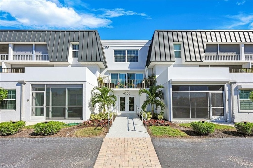 Turnkey Park Shore Condo -- West of 41 and Less Than a Mile to - Beach Condo for sale in Naples, Florida on Beachhouse.com