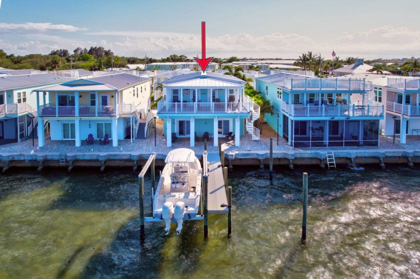 Live minutes to the beach from this designer custom-built single - Beach Home for sale in Jensen Beach, Florida on Beachhouse.com