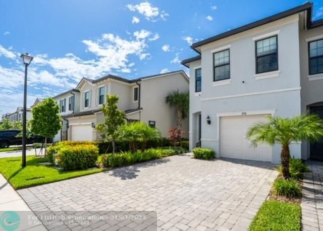 Welcome to the NEW DEVELOPMENT of Oak Tree by Pulte This Corner - Beach Townhome/Townhouse for sale in Oakland Park, Florida on Beachhouse.com