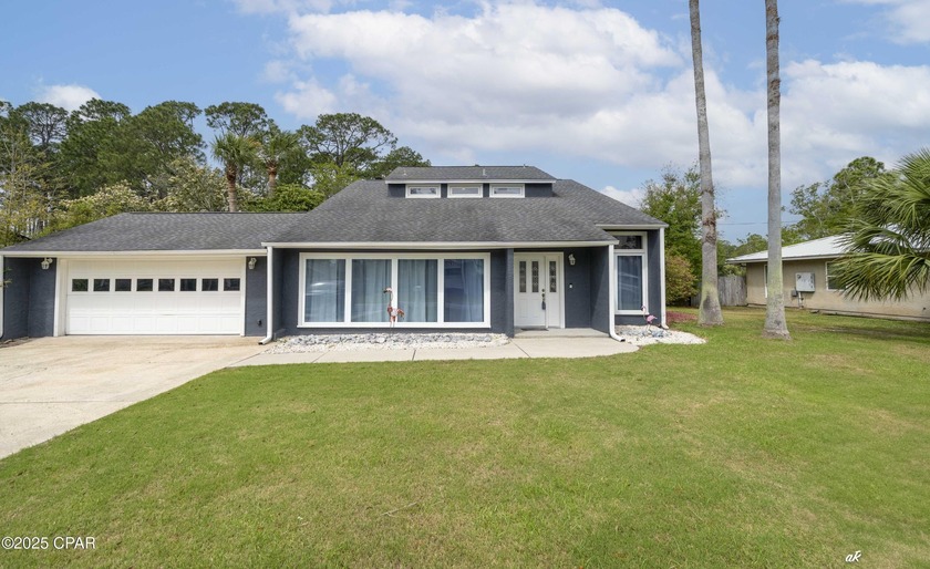***STUNNING REMODEL IN COLONY CLUB*** Discover modern elegance - Beach Home for sale in Panama City Beach, Florida on Beachhouse.com