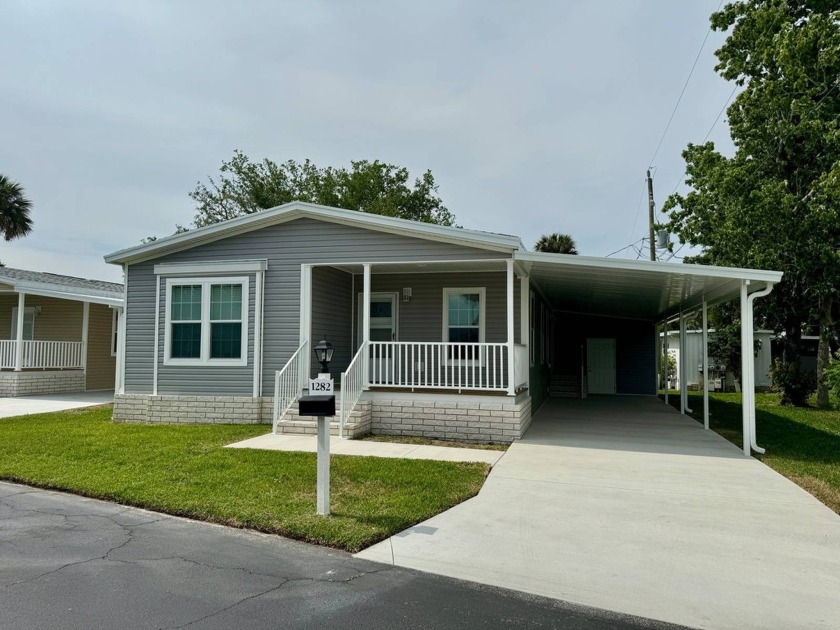 This beautiful new 3 bed/2 bath Skyline/Champion home has many - Beach Home for sale in Daytona Beach, Florida on Beachhouse.com