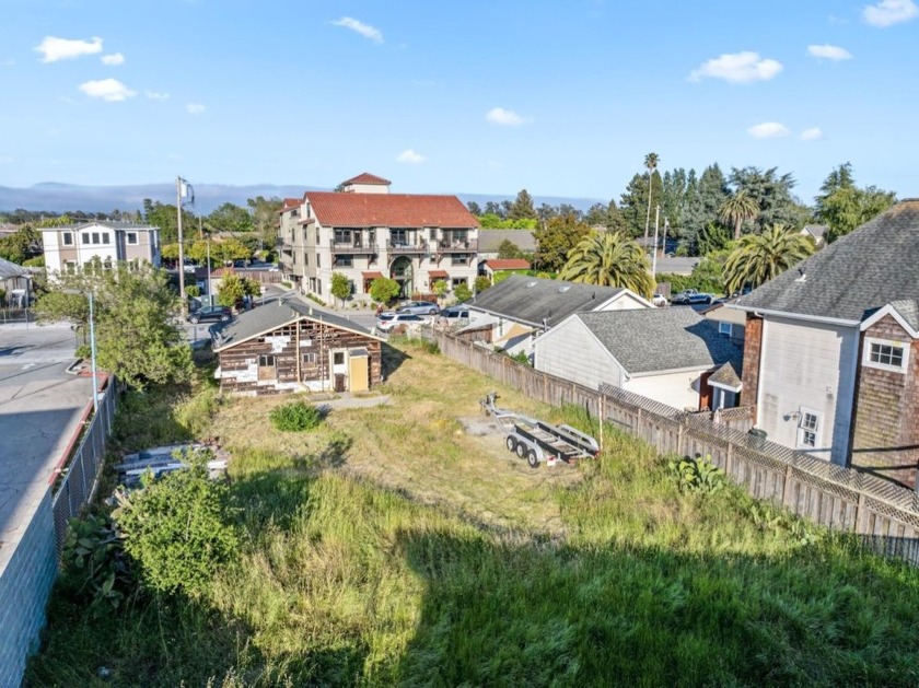 Opportunity knocks. Planning and Building Permit requirements - Beach Home for sale in Santa Cruz, California on Beachhouse.com