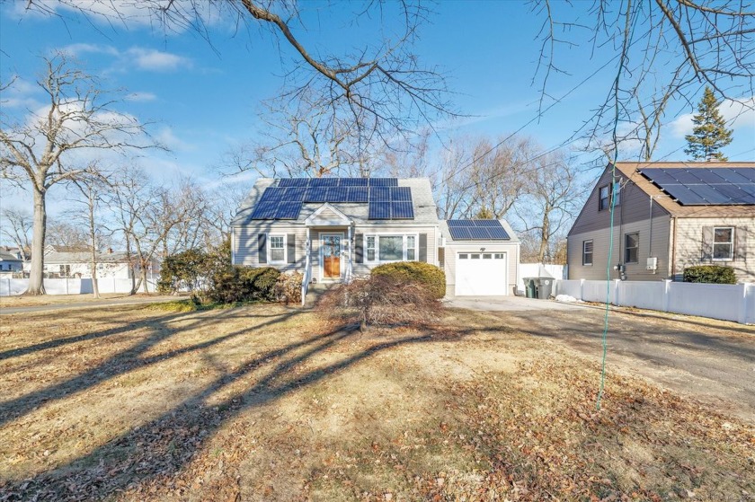 Welcome to 66 S Woodland Drive, a delightful Cape Cod-style - Beach Home for sale in Milford, Connecticut on Beachhouse.com