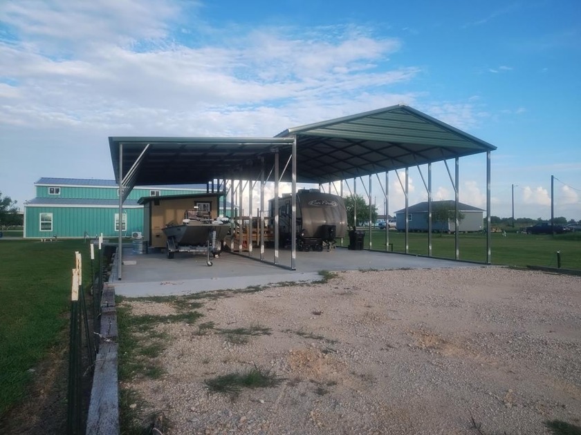 Very nice lot in Boca Chica S/D.  Lot has concrete pad, with - Beach Lot for sale in Palacios, Texas on Beachhouse.com