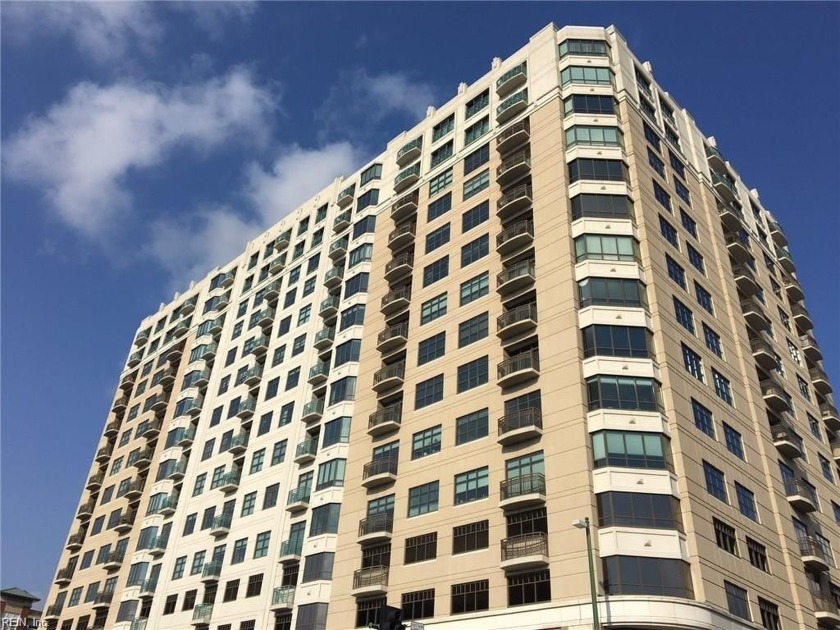 Ascend to the pinnacle of luxury in this top-floor penthouse - Beach Home for sale in Norfolk, Virginia on Beachhouse.com