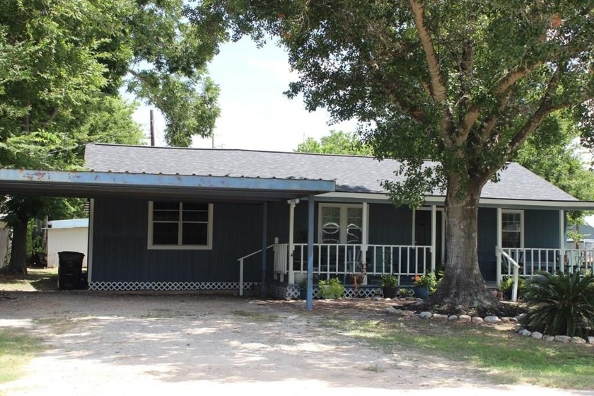 WELCOME to 312 Magnusson! A newly renovated 3 Bdrm 2 ba home - Beach Home for sale in Palacios, Texas on Beachhouse.com
