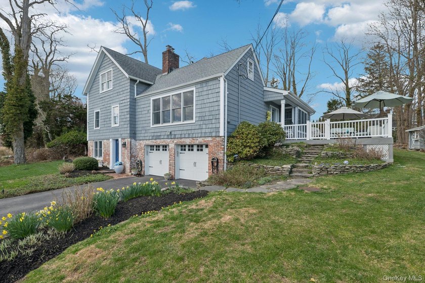 This is the home you have been waiting for! Step into a rare - Beach Home for sale in Northport, New York on Beachhouse.com