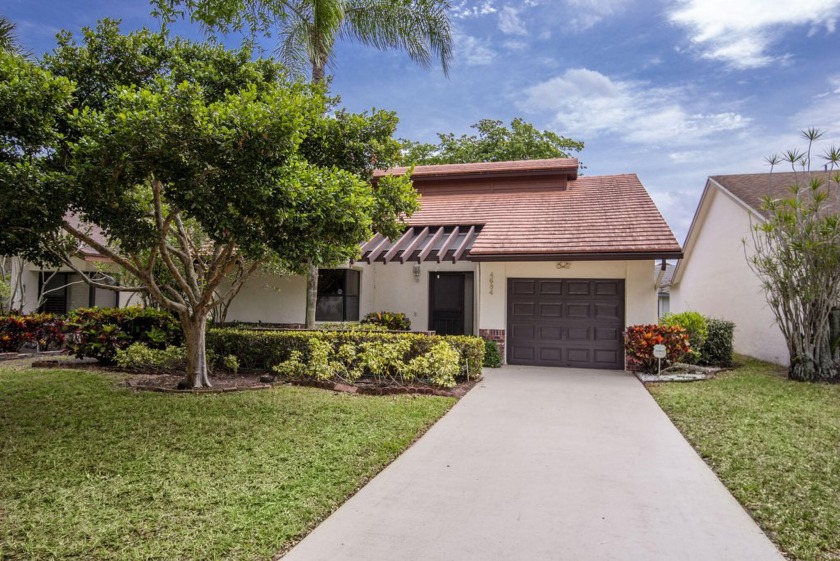 This cozy and meticulously maintained villa in the sought-after - Beach Home for sale in Boynton Beach, Florida on Beachhouse.com