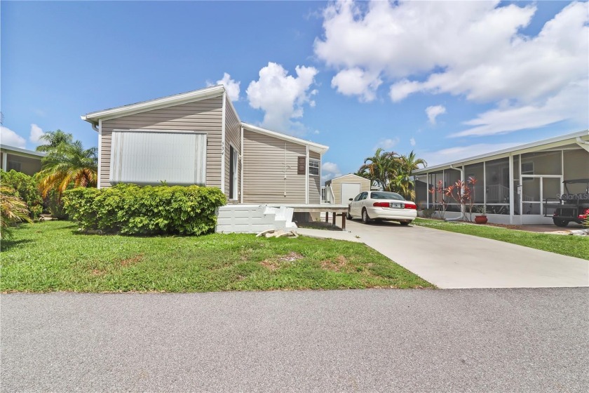 534 Selkirk Lane - 2004 Fleetwood built double-wide manufactured - Beach Home for sale in Port Charlotte, Florida on Beachhouse.com