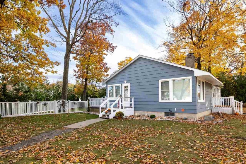 Immaculate Northside Charlevoix Home. A true reflection of pride - Beach Home for sale in Charlevoix, Michigan on Beachhouse.com