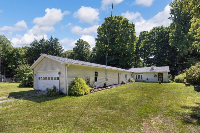 Remodeled one-story with a fabulous kitchen! Lots of updates and - Beach Home for sale in Fairview, Pennsylvania on Beachhouse.com