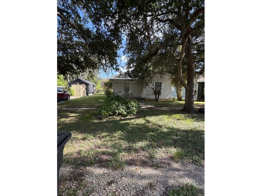 This is a 3 bedroom, 1 1/2 bath fixer upper with good bones - Beach Home for sale in Palacios, Texas on Beachhouse.com