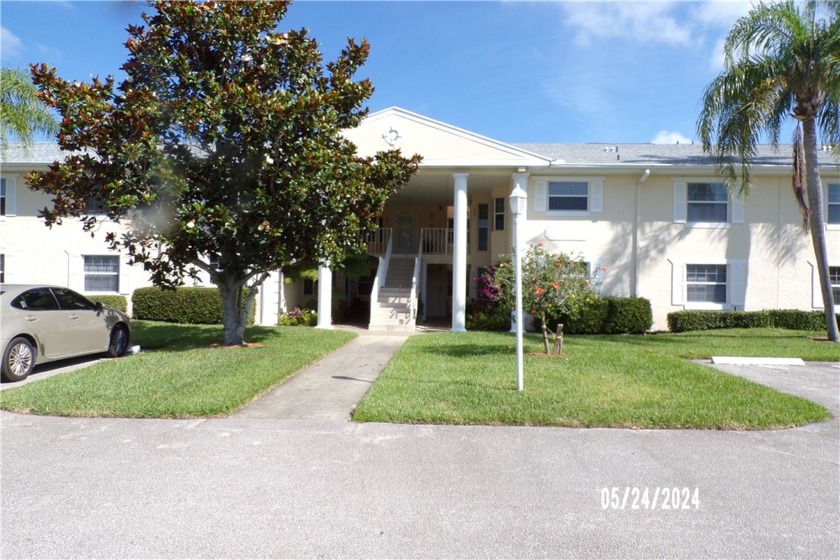 1st floor remodeled lake side unit , directly across from - Beach Home for sale in Vero Beach, Florida on Beachhouse.com